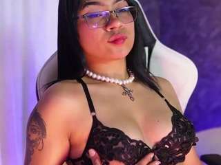 Romina666 nude and sexy before cam for live chat