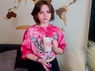 RowenaHathaway nude and sexy before cam for live chat
