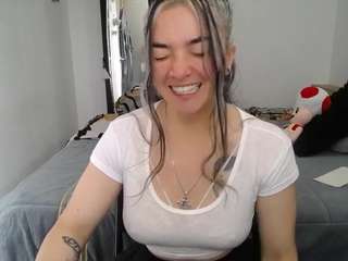 Sami nude and sexy before cam for live chat