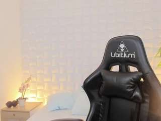 Stephanya nude and sexy before cam for live chat