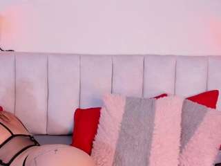 SweetDreams01 nude and sexy before cam for live chat