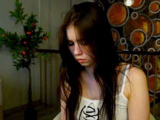 SynneBoon nude and sexy before cam for live chat