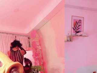 Tatiana Ford nude and sexy before cam for live chat