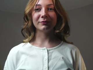 WilonaHamlet nude and sexy before cam for live chat