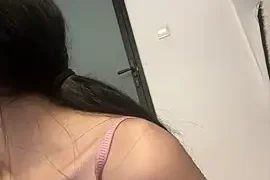 xinyu002 nude stripping on cam for live sex video chat