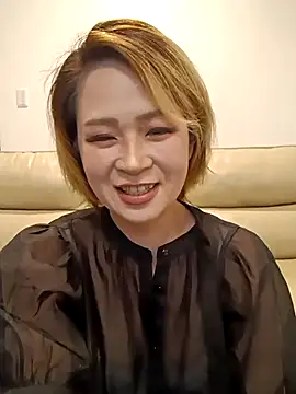 YUU-chan nude stripping on cam for live sex video chat