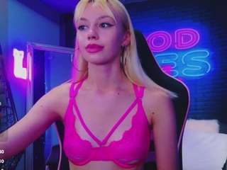 AlessiaCroft nude and sexy before cam for live chat