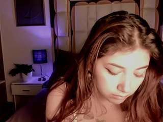 Alice-Tarly nude and sexy before cam for live chat