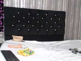Alicee-Moonn nude and sexy before cam for live chat