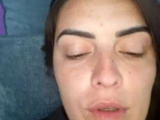 BritneyQuenn18 nude and sexy before cam for live chat