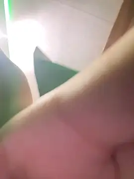 Elen nude stripping on cam for live sex video chat