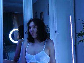 ElletteBun nude and sexy before cam for live chat