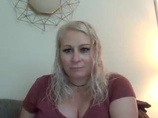 Goddesschelc nude and sexy before cam for live chat