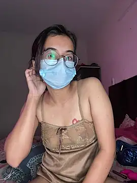 Hotalliee nude stripping on cam for live sex video chat