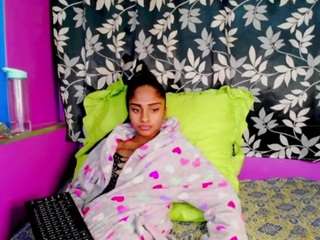 Indiansumaya nude and sexy before cam for live chat