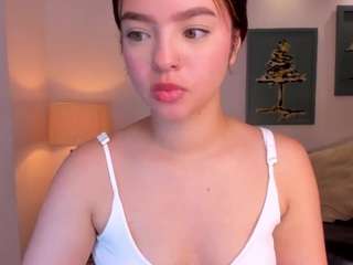 IsaBeaumont nude and sexy before cam for live chat