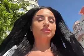 IsabelleHunt nude stripping on cam for live sex video chat