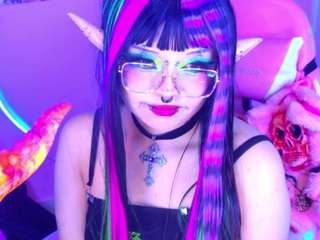 Layton Box nude and sexy before cam for live chat