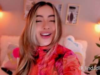 LindaVega nude and sexy before cam for live chat