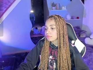 Marineet nude and sexy before cam for live chat