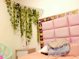 Mary-Buchanon nude and sexy before cam for live chat