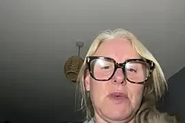 Melody_UK nude stripping on cam for live sex video chat