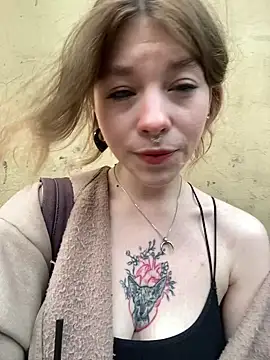 Mimiumu nude stripping on cam for live sex video chat