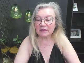 NataliMellow nude and sexy before cam for live chat