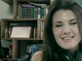 PhilomenaHellums nude and sexy before cam for live chat