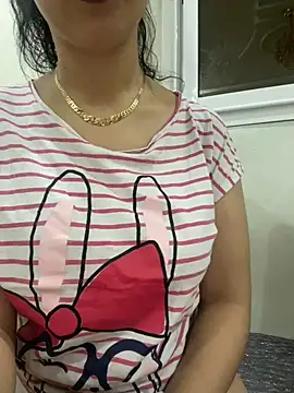 Rasha-arabic nude stripping on cam for live sex video chat