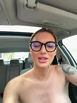 Robin_Robin_ nude stripping on cam for live sex video chat