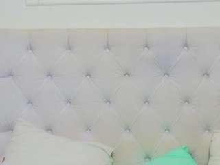 Scarlet-Nova nude and sexy before cam for live chat
