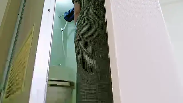 shingekino_tetsujin nude stripping on cam for live sex video chat