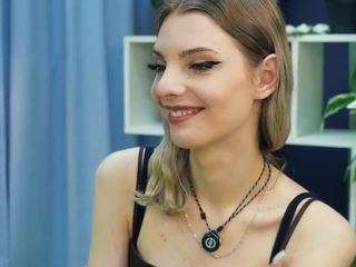 WhitneyDredge nude and sexy before cam for live chat