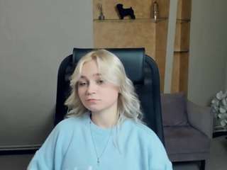 AlodiaBucker nude and sexy before cam for live chat