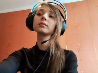 SunnivaAlison nude and sexy before cam for live chat