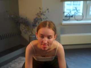 UdelaFulwood nude and sexy before cam for live chat