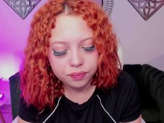 Velvet-holden nude and sexy before cam for live chat