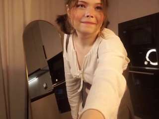 BetteConsoli nude and sexy before cam for live chat