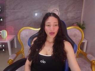 Evageline-s nude and sexy before cam for live chat