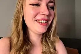 pink8ty nude stripping on cam for live sex video chat