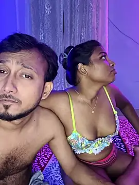 Trending_Couple nude stripping on cam for live sex video chat
