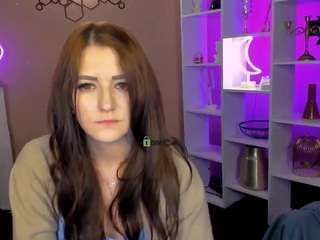 Kira-neko nude and sexy before cam for live chat