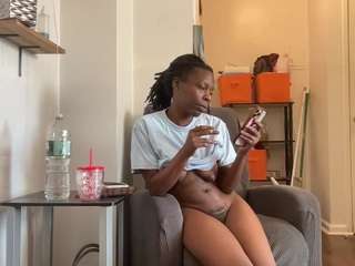 Littyleesh1 nude and sexy before cam for live chat