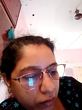 thanusi_2 nude stripping on cam for live sex video chat