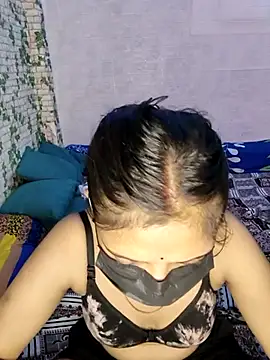 Aahanaaa nude stripping on cam for live sex video chat