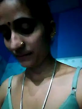 bold-couple nude stripping on cam for live sex video chat