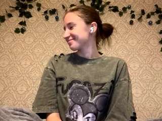 EllaBaker nude and sexy before cam for live chat