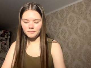 GiannaJohnson nude and sexy before cam for live chat