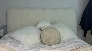KayleeBella nude stripping on cam for live sex video chat